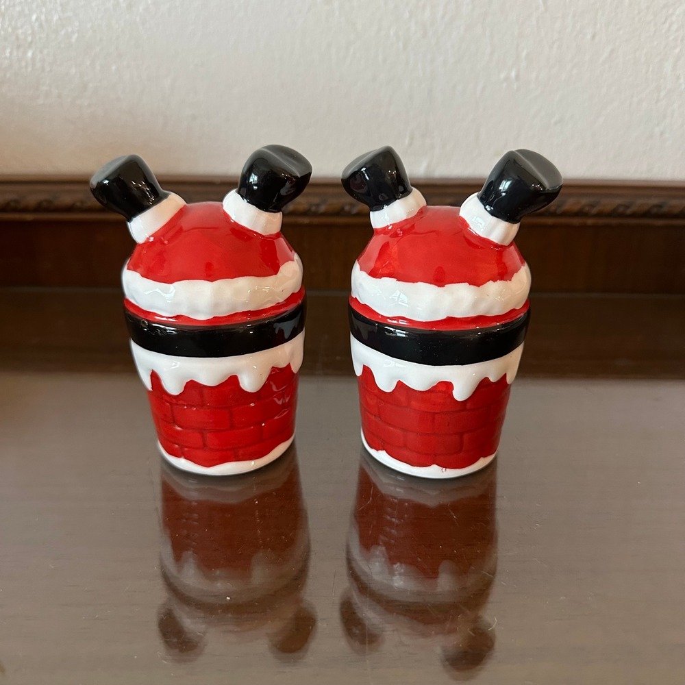Cracker Barrel Mingle & Jingle Santa Down the Chimney Salt and Pepper Shaker Set